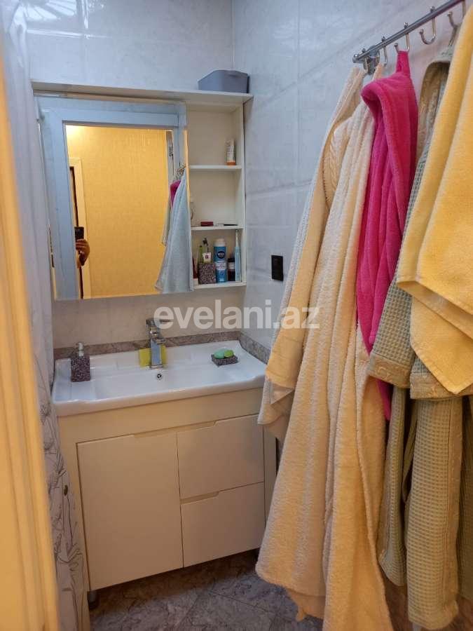 Sale, old building, 2 room, 49.8 m², 8 November m.