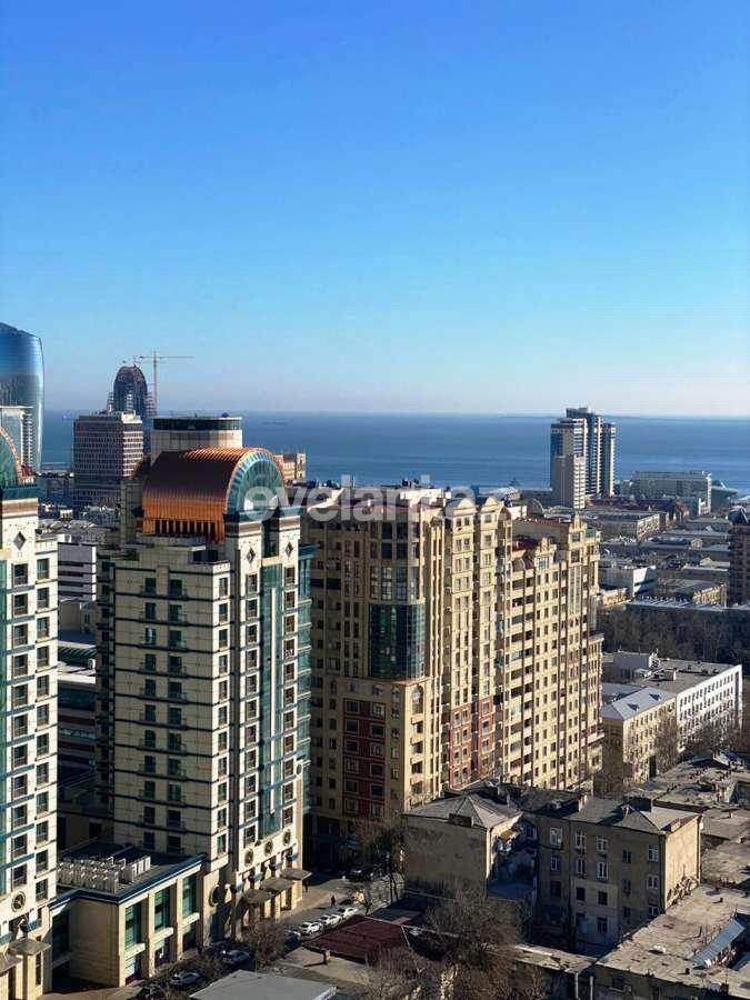 Satılır, yeni tikili, 4 otaqlı, 210 m², 28 may m.