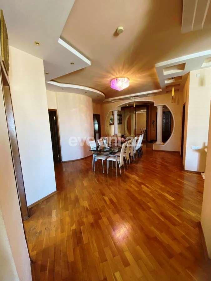 Satılır, yeni tikili, 4 otaqlı, 210 m², 28 may m.