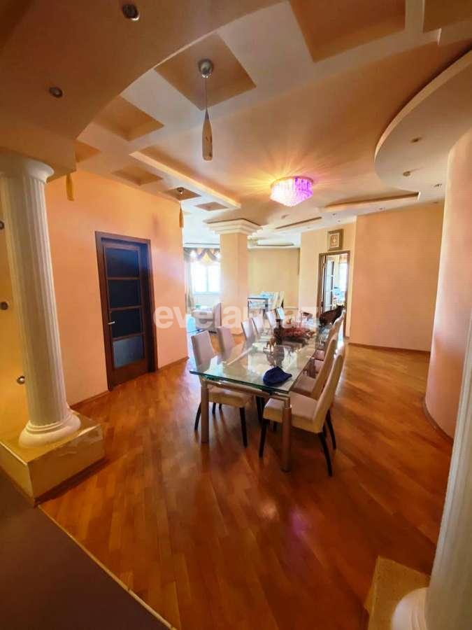 Satılır, yeni tikili, 4 otaqlı, 210 m², 28 may m.