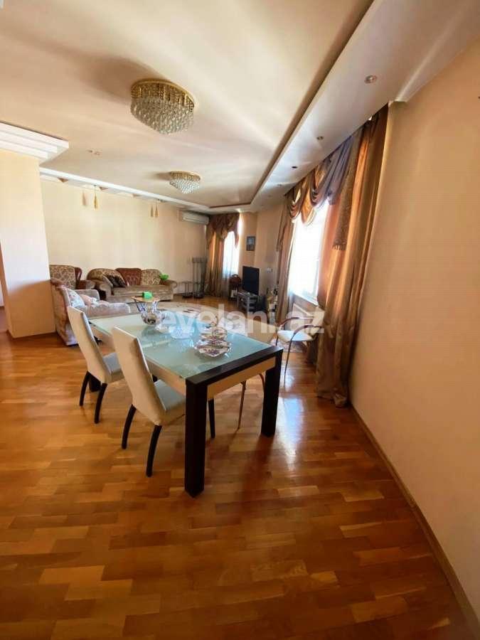 Satılır, yeni tikili, 4 otaqlı, 210 m², 28 may m.