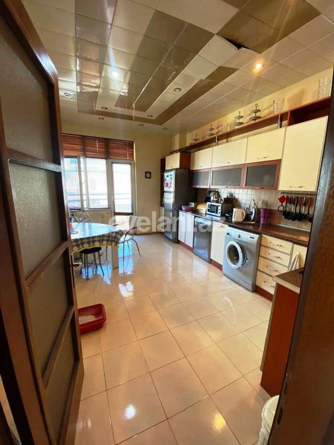 Satılır, yeni tikili, 4 otaqlı, 210 m², 28 may m.