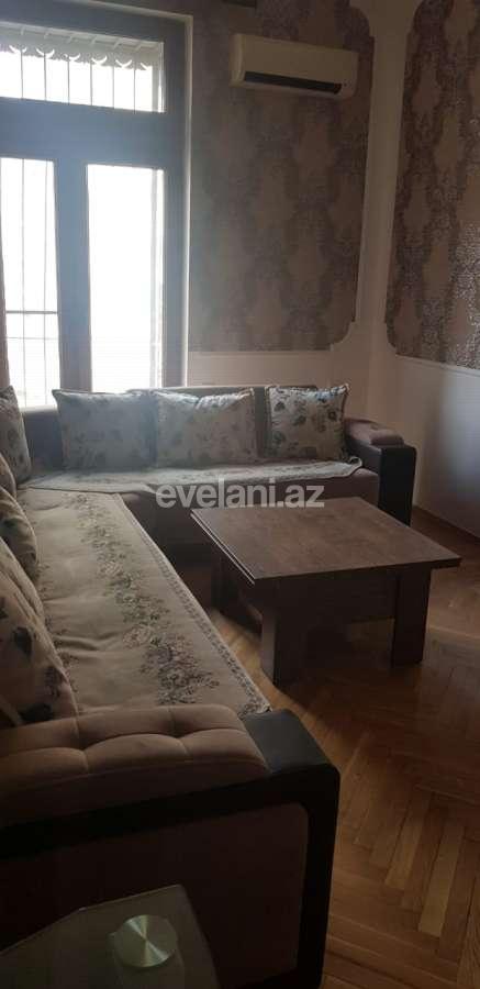 Rent, old building, 3 room, 80 m², Elmlar Akademiyası m.