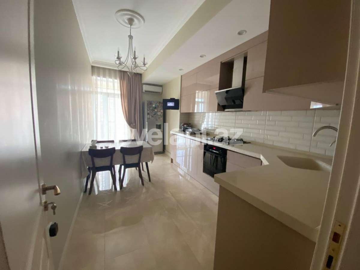 Satılır, yeni tikili, 3 otaqlı, 130 m², Elmlər Akademiyası m.