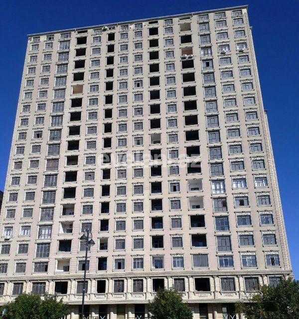 Kirayə verilir, yeni tikili, 3 otaqlı, 120 m², İnşaatçılar m.