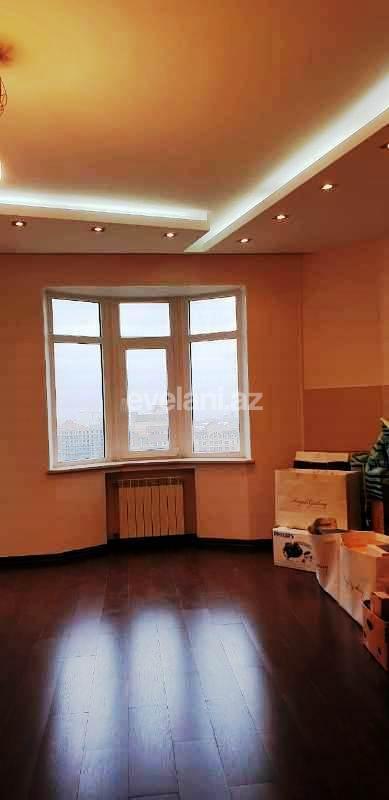 Kirayə verilir, yeni tikili, 3 otaqlı, 120 m², İnşaatçılar m.