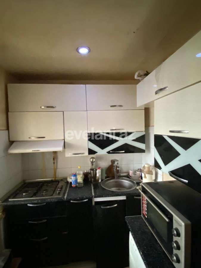 Sale, old building, 3 room, 70 m², Nizami m.