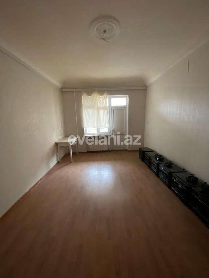 Satılır, köhnə tikili, 3 otaqlı, 75 m², Neftçilər m.