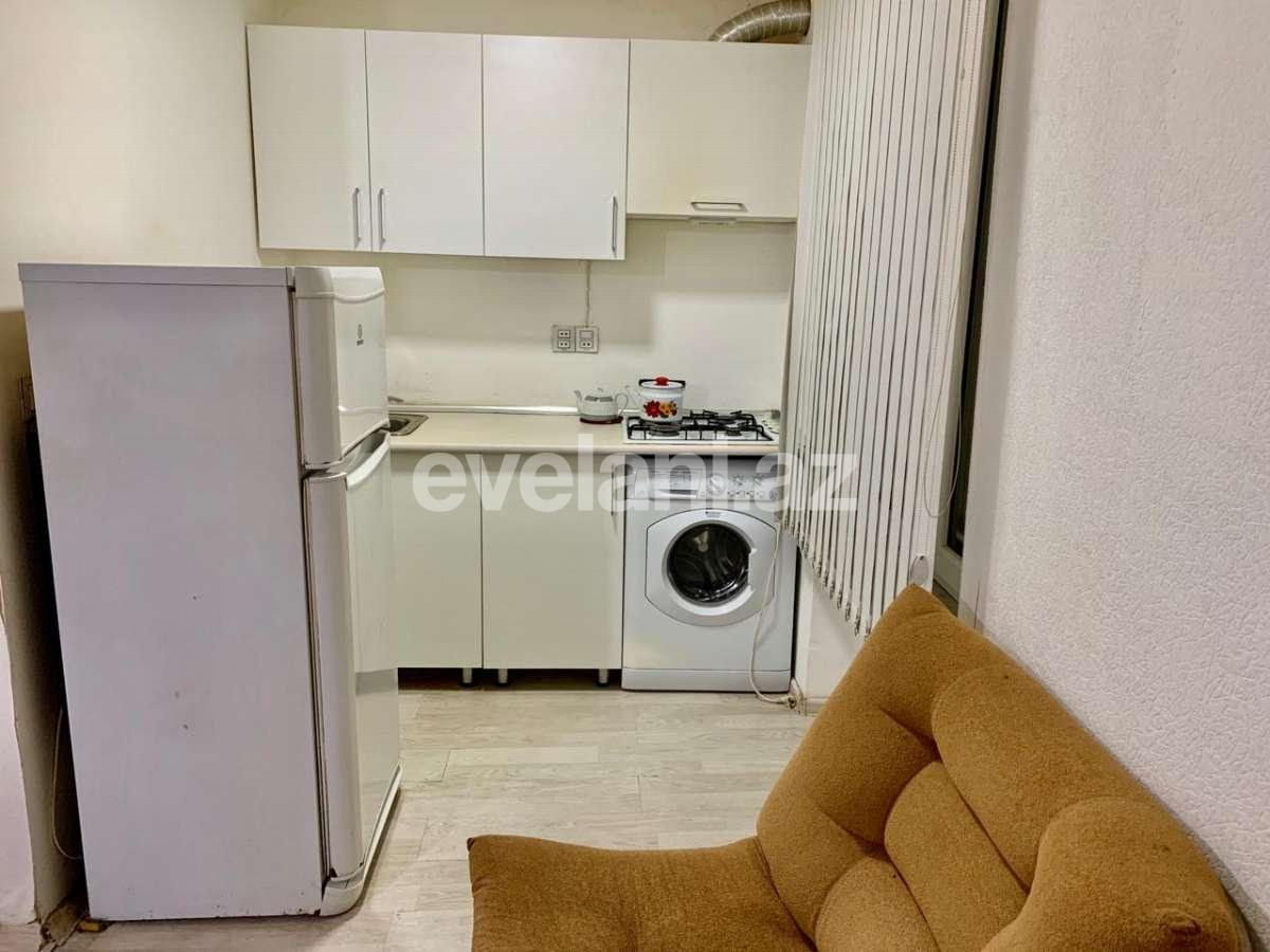 Sale, old building, 2 room, 55 m², Inshaatchilar m.