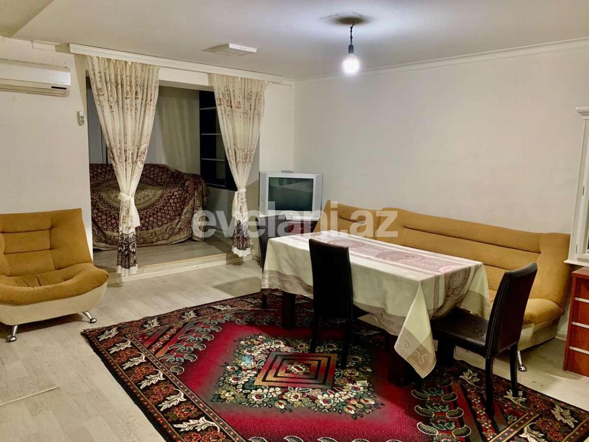 Sale, old building, 2 room, 55 m², Inshaatchilar m.