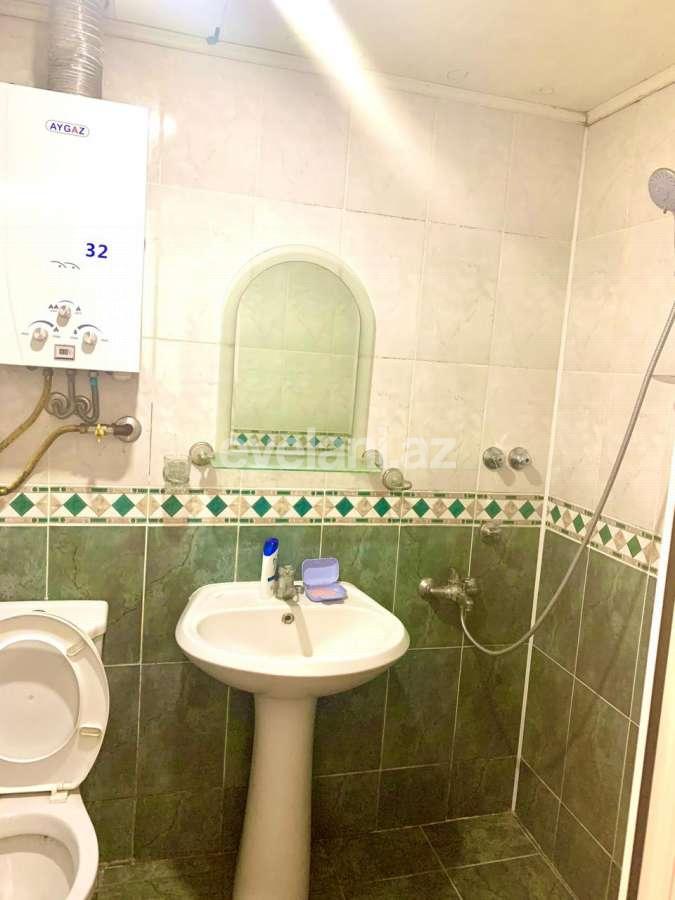 Sale, old building, 2 room, 55 m², Inshaatchilar m.