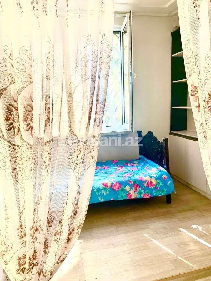 Sale, old building, 2 room, 55 m², Inshaatchilar m.