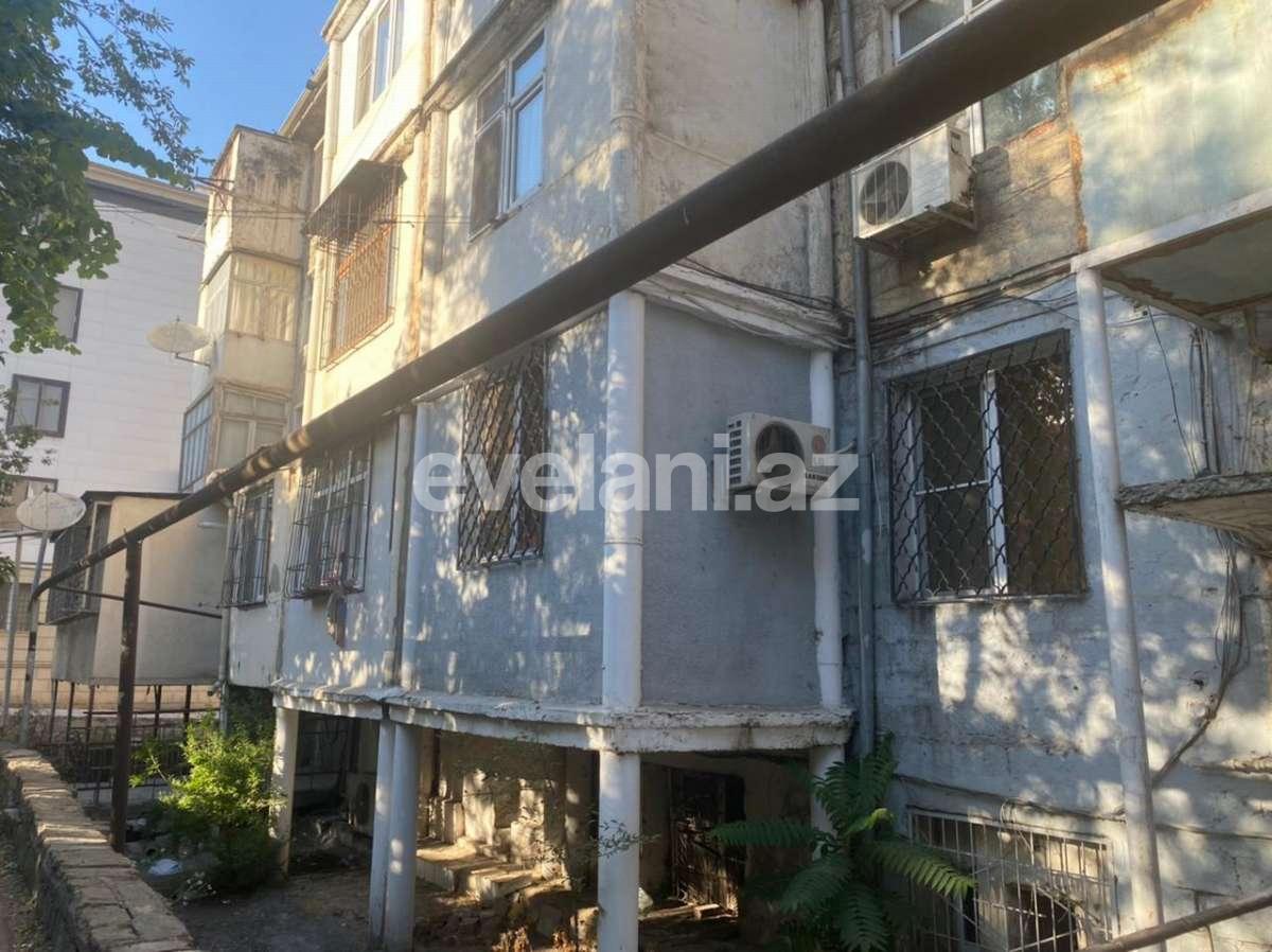 Sale, old building, 2 room, 55 m², Inshaatchilar m.