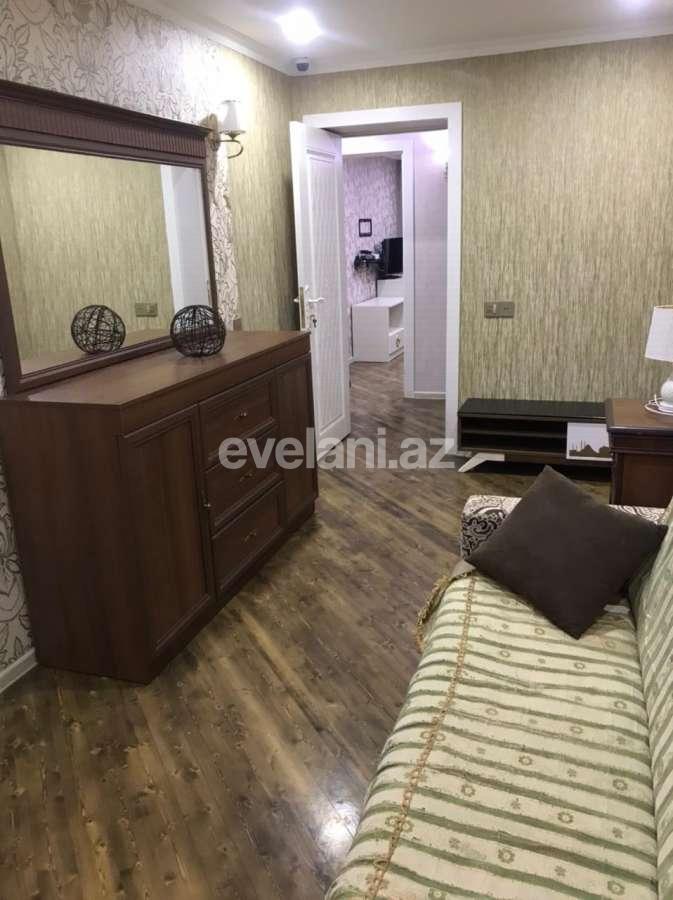 Rent, old building, 3 room, 74 m², Elmlar Akademiyası m.