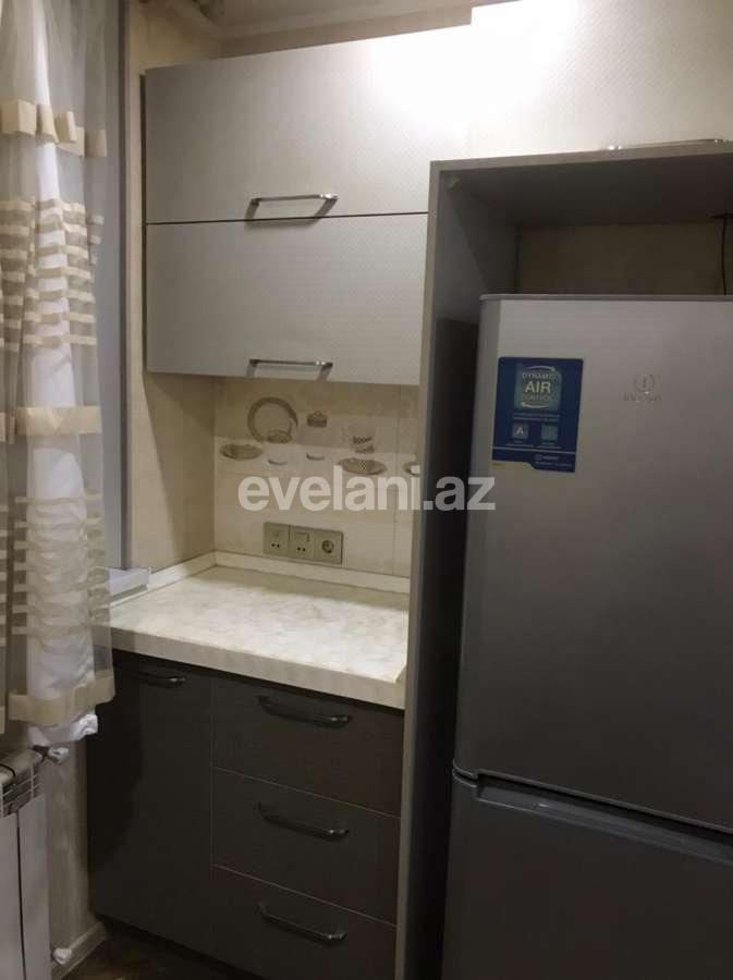 Rent, old building, 3 room, 74 m², Elmlar Akademiyası m.