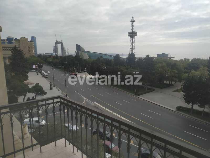 Rent, old building, 1 room, 45 m², Sabail r.