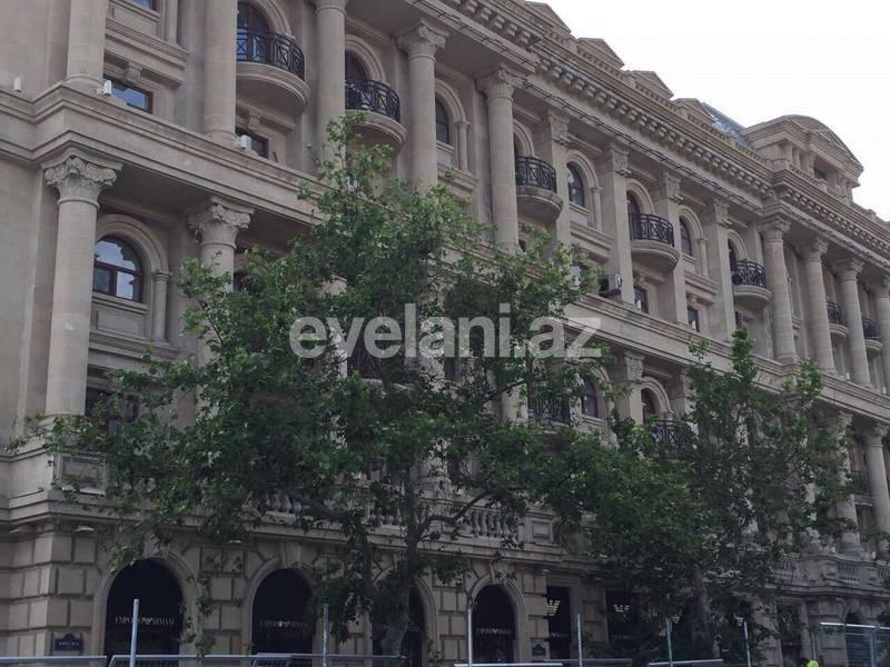 Rent, old building, 1 room, 45 m², Sabail r.