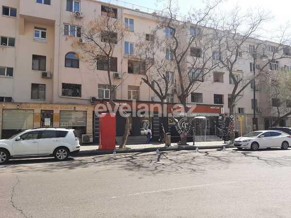 Rent, old building, 3 room, 65 m², Sabail r.