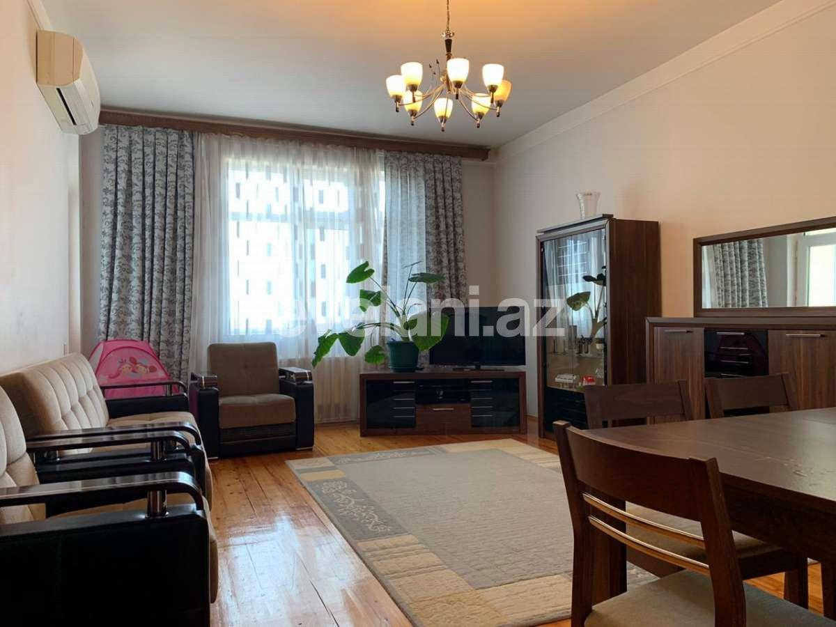 Satılır, yeni tikili, 3 otaqlı, 110 m², 8-ci mikrorayon q.