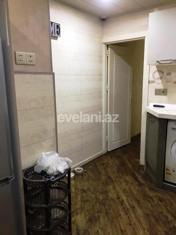 Rent, old building, 3 room, 74 m², Nizami m.