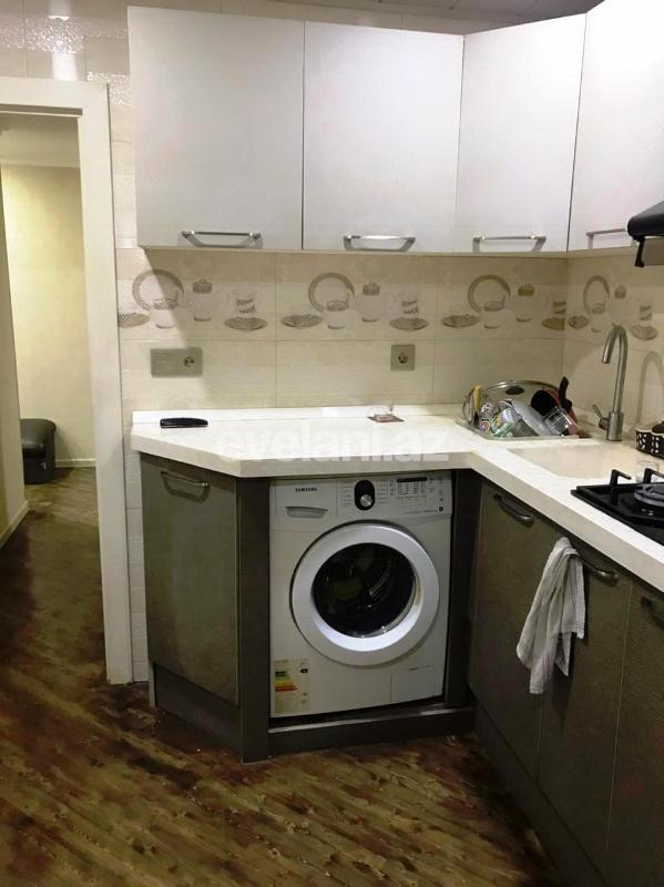 Rent, old building, 3 room, 74 m², Nizami m.