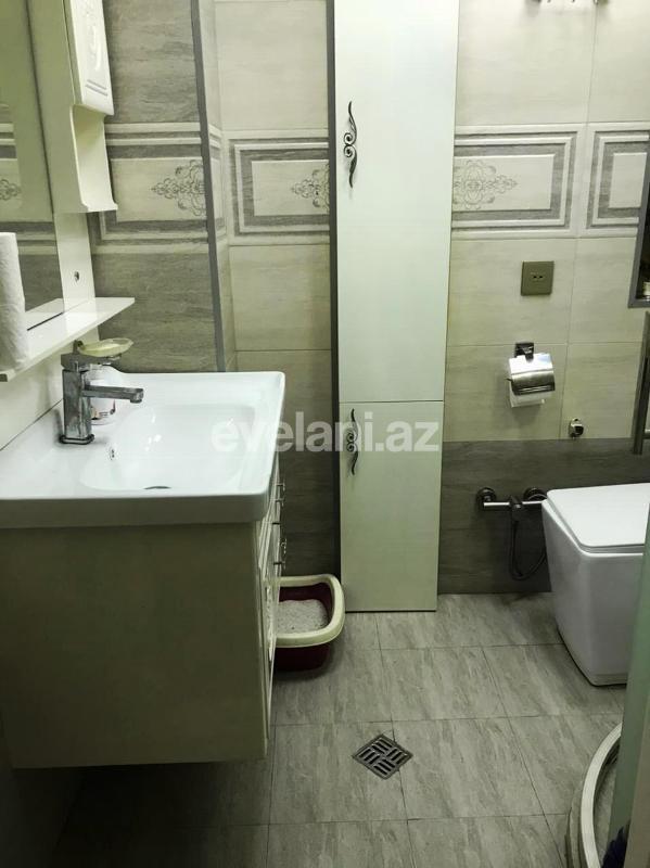 Rent, old building, 3 room, 74 m², Nizami m.