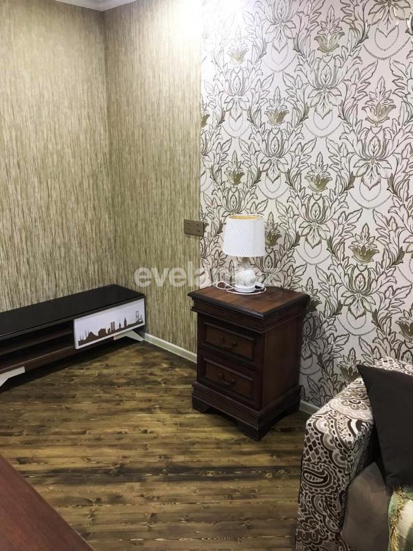 Rent, old building, 3 room, 74 m², Nizami m.