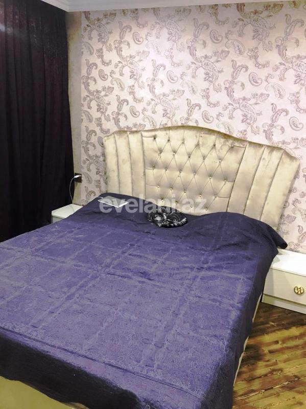 Rent, old building, 3 room, 74 m², Nizami m.