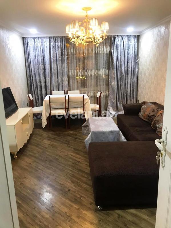 Rent, old building, 3 room, 74 m², Nizami m.