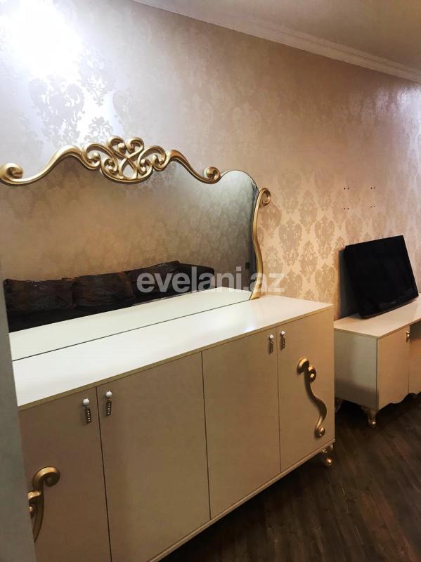 Rent, old building, 3 room, 74 m², Nizami m.