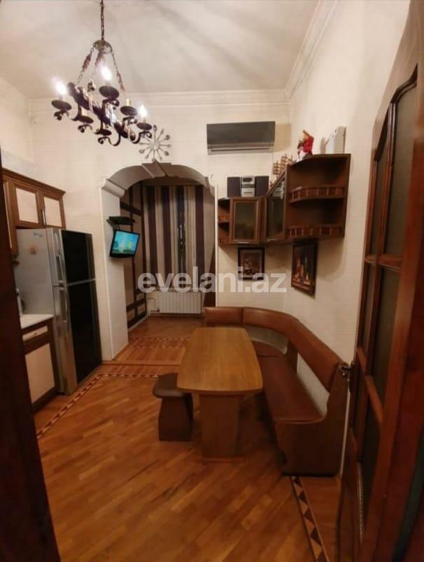 Sale, old building, 2 room, 70 m², Elmlar Akademiyası m.