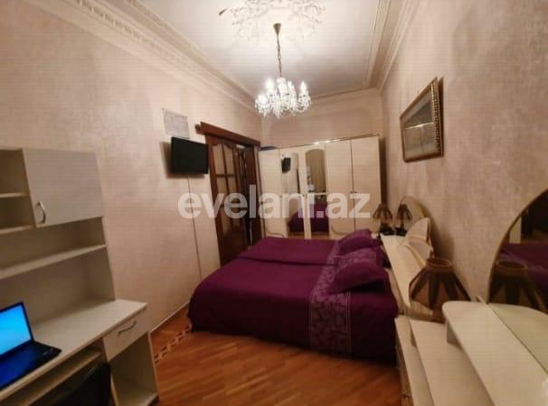 Sale, old building, 2 room, 70 m², Elmlar Akademiyası m.