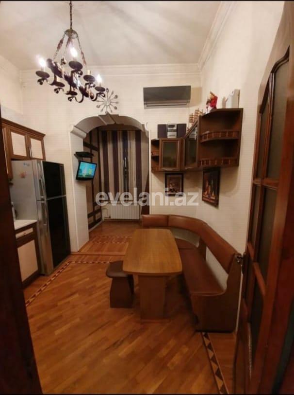 Sale, old building, 2 room, 70 m², Elmlar Akademiyası m.