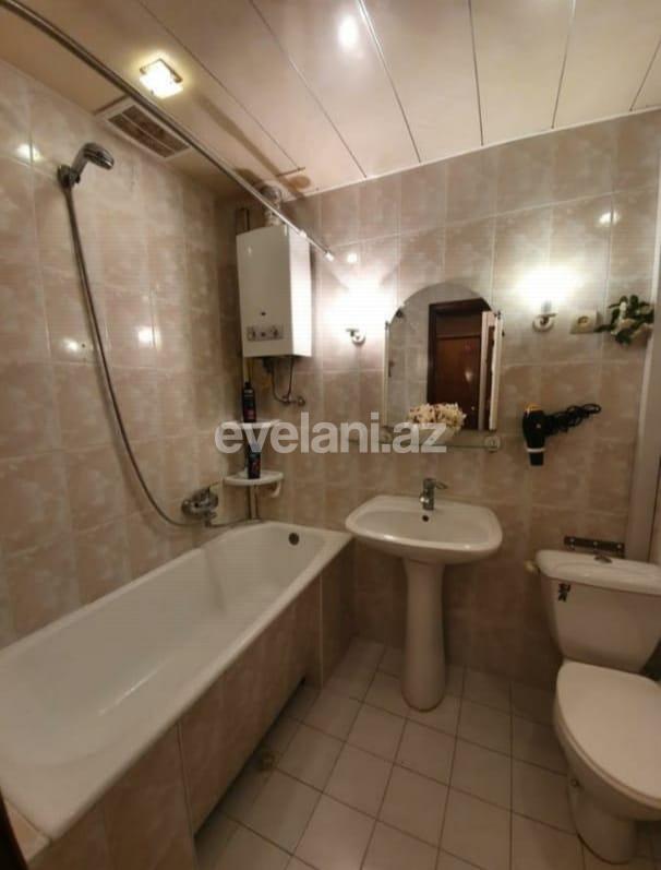 Sale, old building, 2 room, 70 m², Elmlar Akademiyası m.