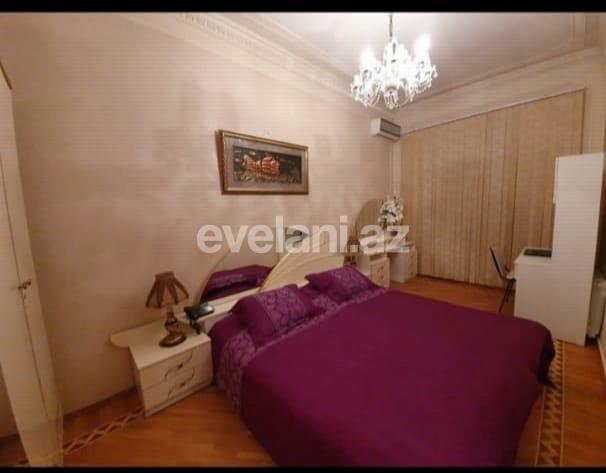 Sale, old building, 2 room, 70 m², Elmlar Akademiyası m.