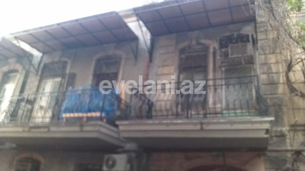 Sale, old building, 2 room, 50.2 m², Icheri Sheher m.