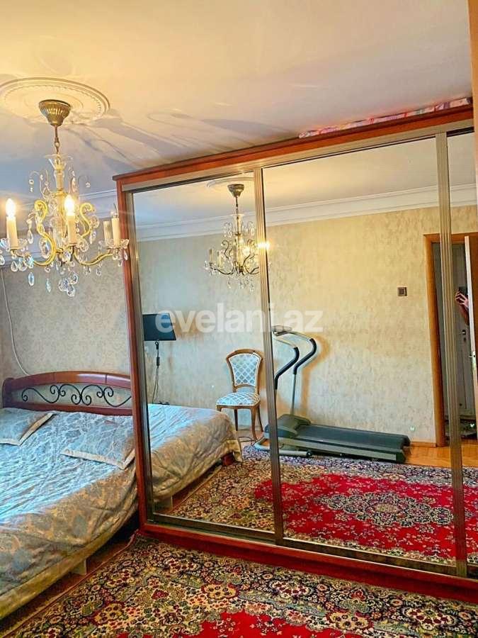 Sale, old building, 3 room, 70 m², Neftchilar m.