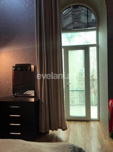 Rent, old building, 2 room, 70 m², Sahil m.