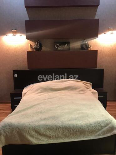 Rent, old building, 2 room, 70 m², Sahil m.