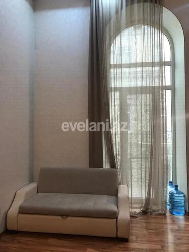 Rent, old building, 2 room, 70 m², Sahil m.