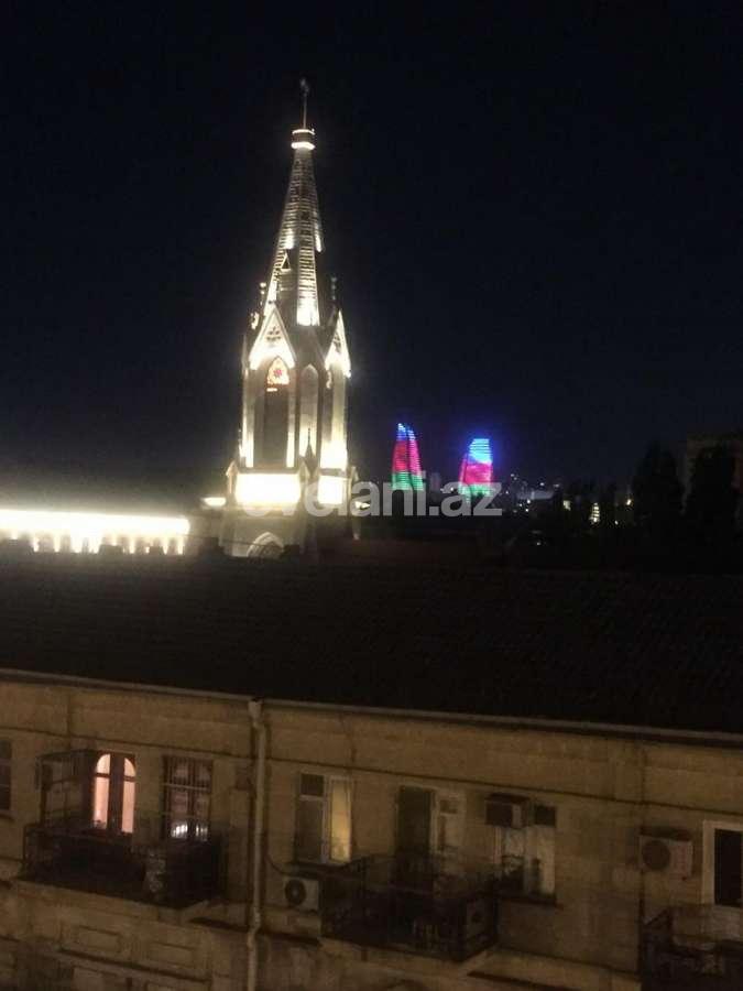 Satılır, köhnə tikili, 3 otaqlı, 75 m², 28 may m.