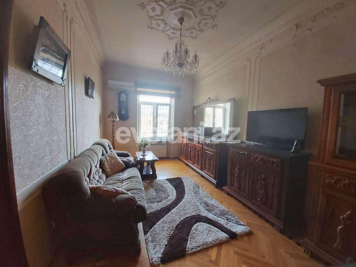 Satılır, köhnə tikili, 2 otaqlı, 60 m², Elmlər Akademiyası m.