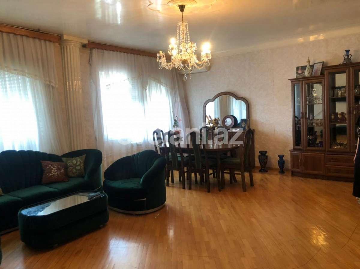 Sale, old building, 5 room, 120 m², Azadlig prospekti m.