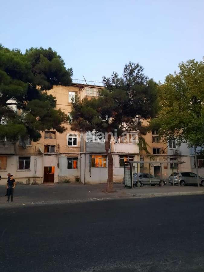 Satılır, köhnə tikili, 3 otaqlı, 110 m², Bakıxanov q.