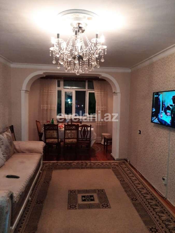 Satılır, köhnə tikili, 3 otaqlı, 110 m², Bakıxanov q.