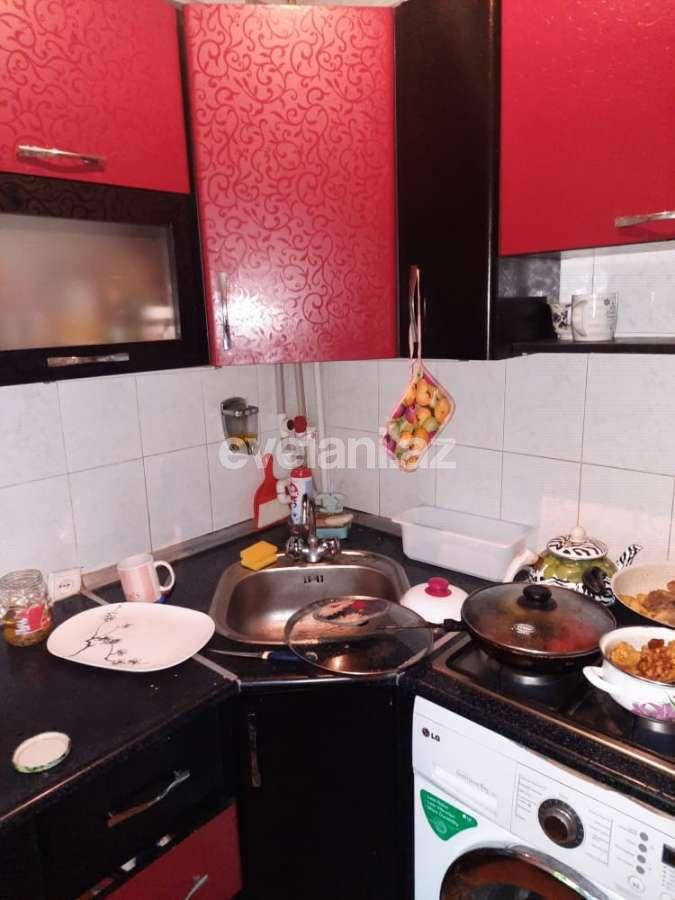 Satılır, köhnə tikili, 3 otaqlı, 110 m², Bakıxanov q.