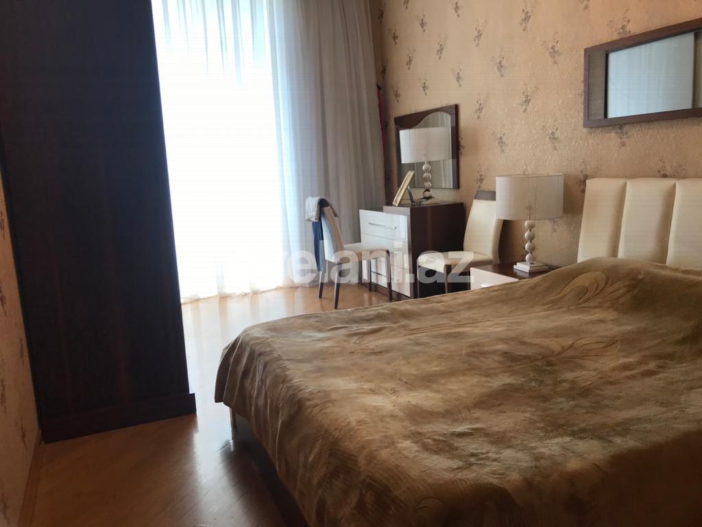 Sale, old building, 3 room, 95 m², Elmlar Akademiyası m.