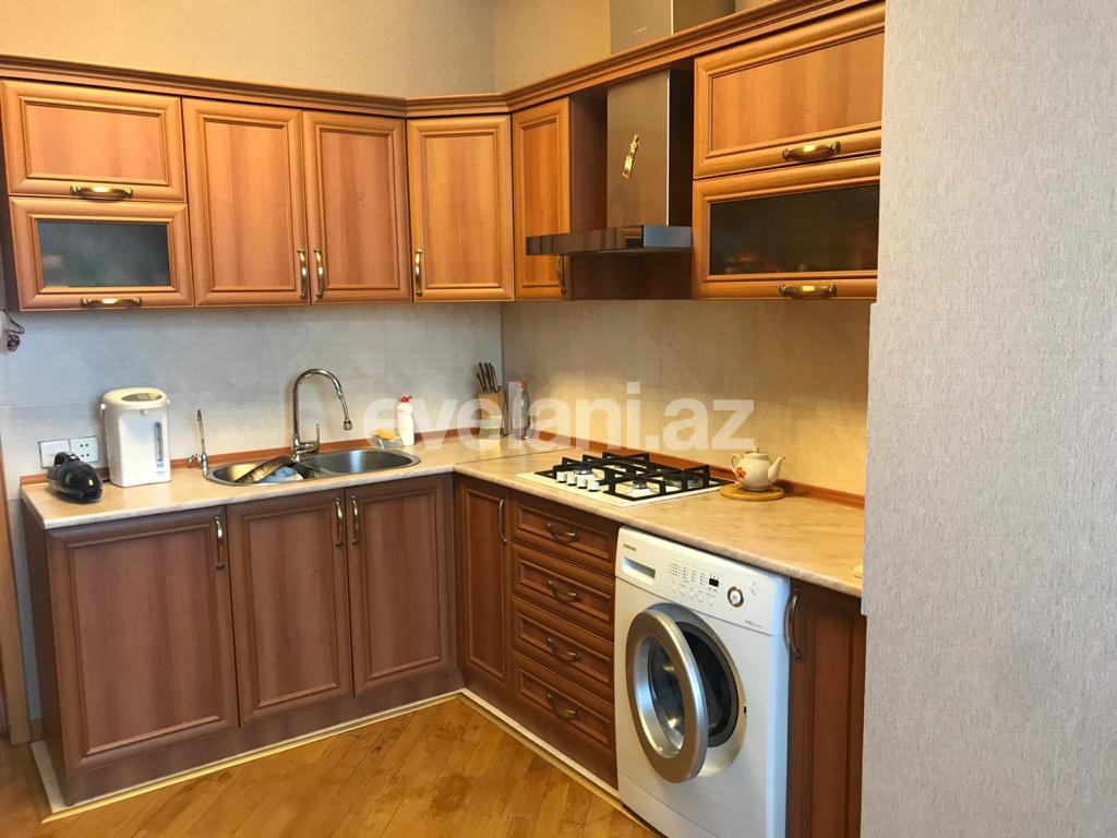 Sale, old building, 3 room, 95 m², Elmlar Akademiyası m.