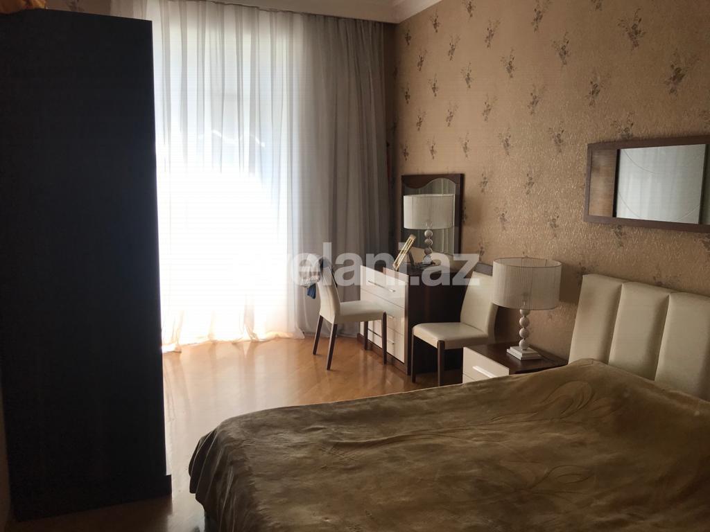 Sale, old building, 3 room, 95 m², Elmlar Akademiyası m.