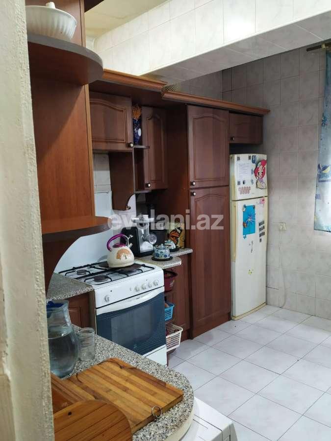 Sale, old building, 4 room, 100 m², Inshaatchilar m.